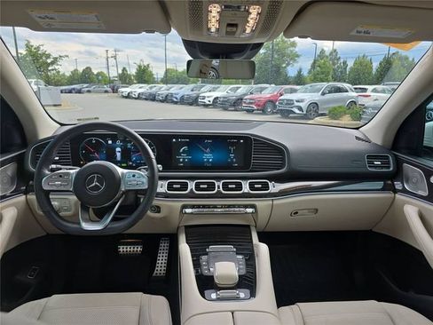 Used 2022 Mercedes-Benz GLS 580 4MATIC image 18