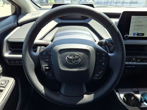Used 2025 Toyota Prius LE FWD image 20