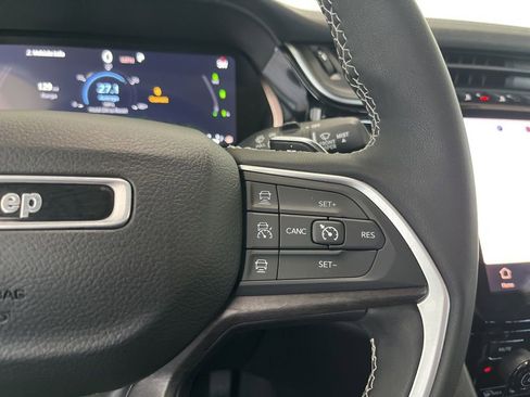 Used 2023 Jeep Grand Cherokee 4WD 4xe image 8