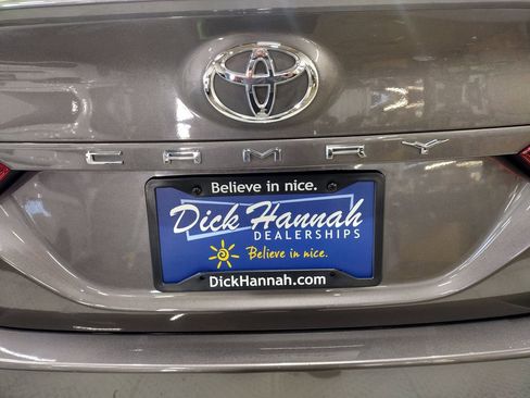 Used 2020 Toyota Camry SE w/ Convenience Package FWD image 15