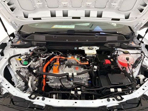 Certified 2025 Chevrolet Equinox EV RS w/ Active Safety Package 3 FWD image 11