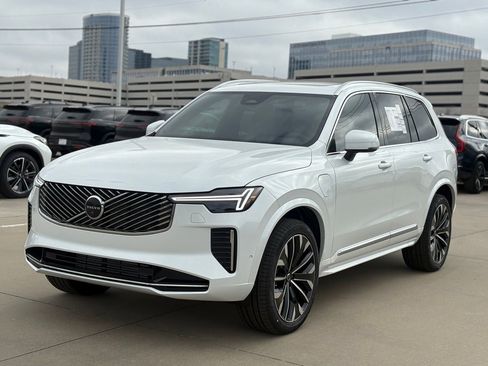 New 2026 Volvo XC90 T8 Plus w/ Protection Package Premier image 3