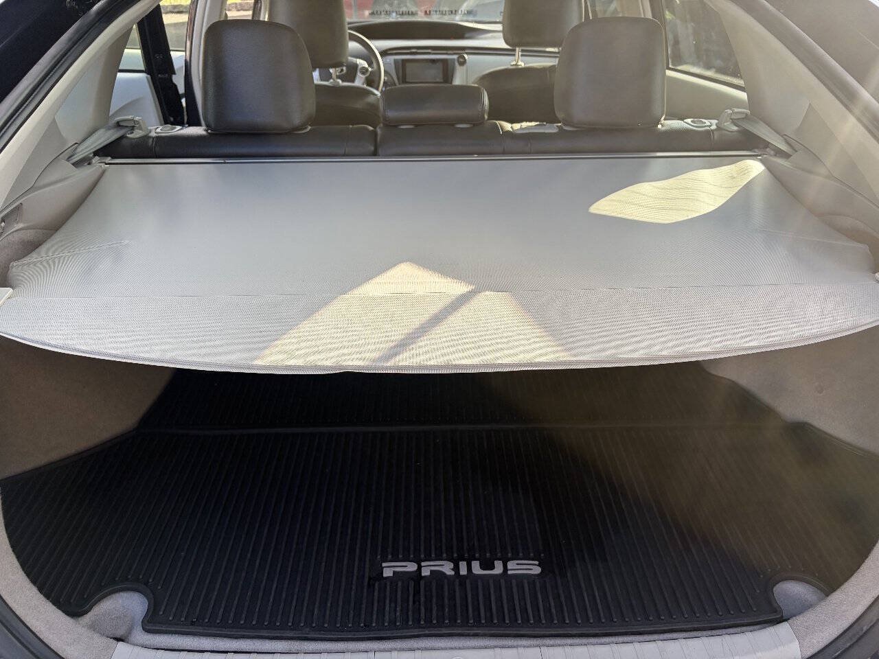 Used 2015 Toyota Prius Three w/ Solar Roof Package FWD image 5