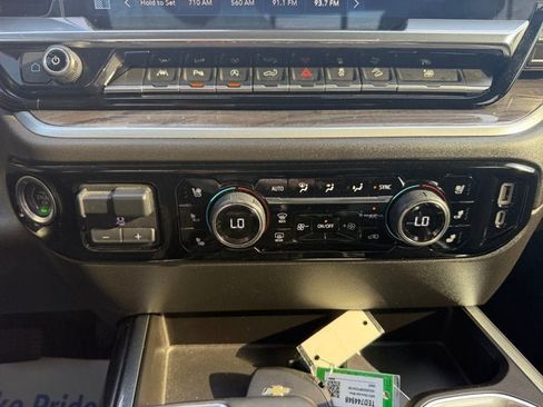 Used 2023 Chevrolet Silverado 1500 LTZ AWD/4WD image 22