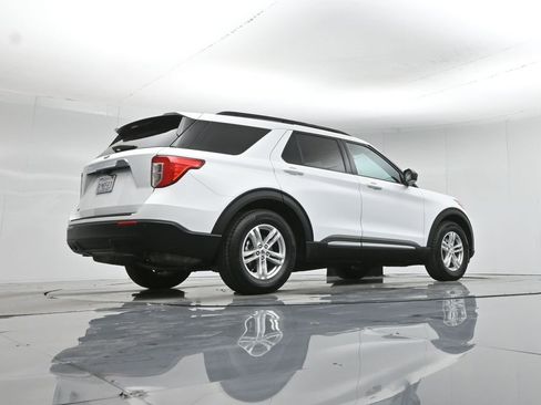 Used 2021 Ford Explorer XLT image 47