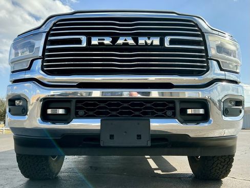 Used 2022 RAM 2500 Laramie w/ Chrome Appearance Group image 9