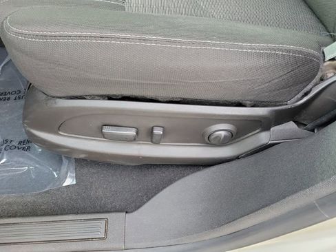 Used 2016 Chevrolet Traverse LT image 13