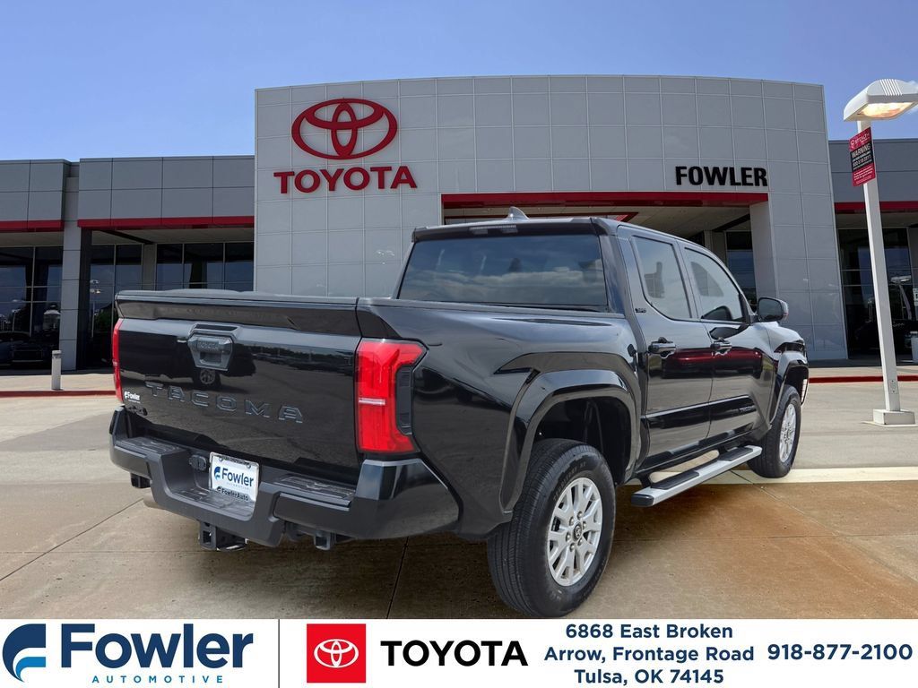 Certified 2025 Toyota Tacoma SR5 AWD/4WD image 5