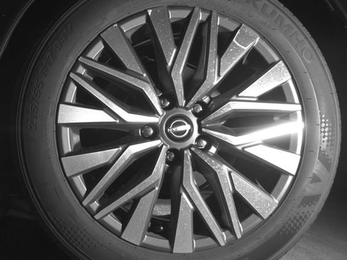 Used 2025 Nissan Altima 2.5 SV FWD image 17