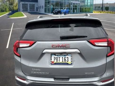 Used 2023 GMC Terrain SLT AWD/4WD image 12