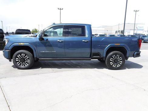 New 2026 GMC Sierra 3500 Denali Ultimate AWD/4WD image 3