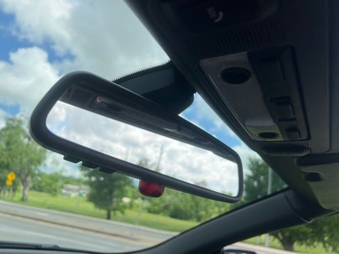 Used 2006 BMW 650i Convertible image 17