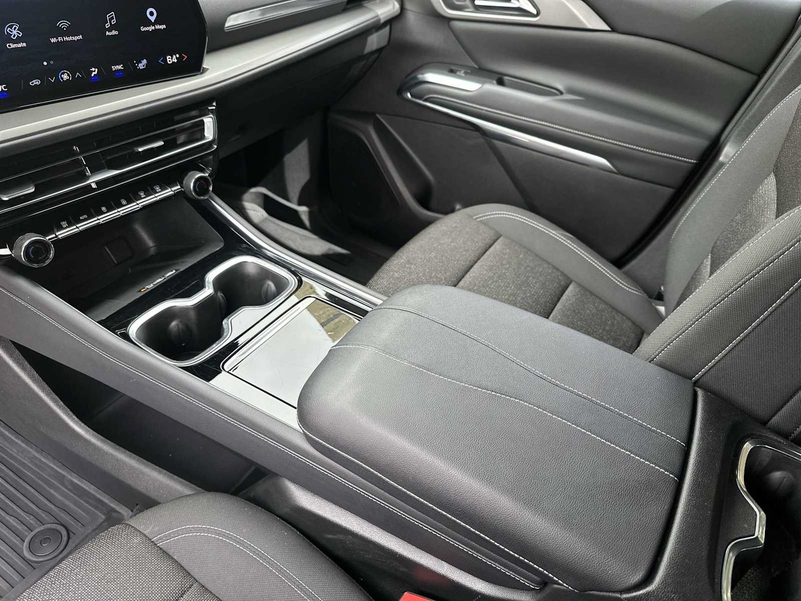 Certified 2024 Chevrolet Traverse LT w/ LPO, Floor Liner Package FWD image 21
