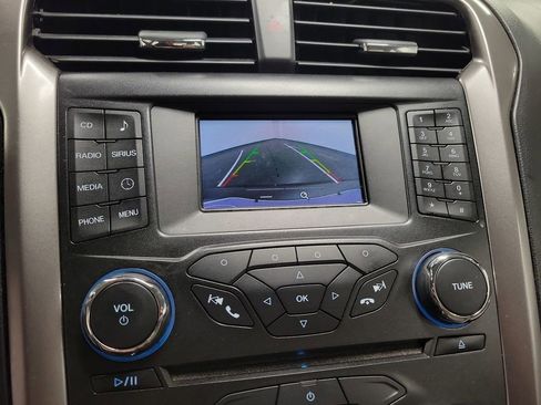 Used 2017 Ford Fusion SE image 18