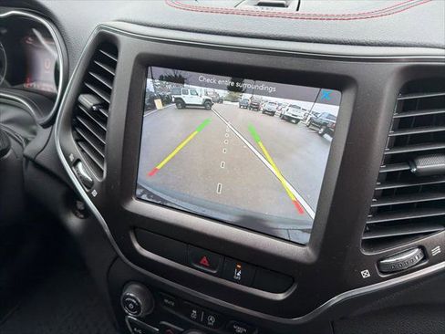 Certified 2022 Jeep Cherokee Trailhawk w/ Trailer Tow Group image 22