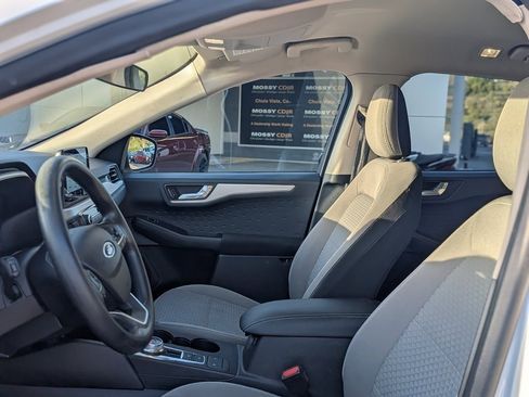 Used 2020 Ford Escape SE image 9