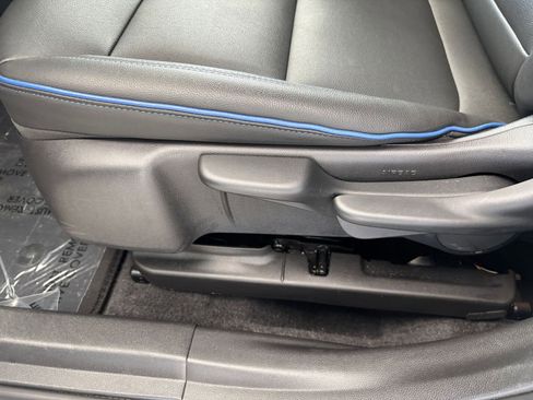 Used 2025 Buick Envista Sport Touring image 23