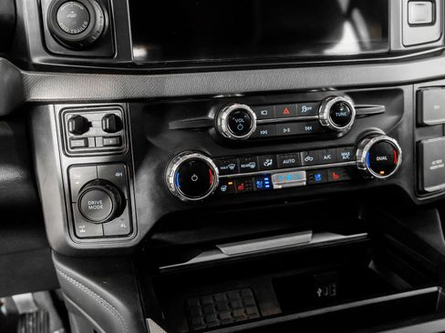 Used 2025 Ford F250 Platinum image 38