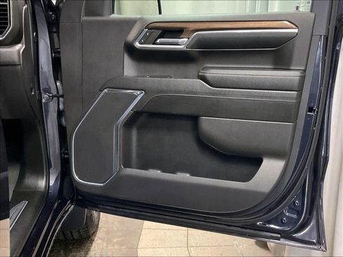 Used 2024 Chevrolet Silverado 1500 LT image 12