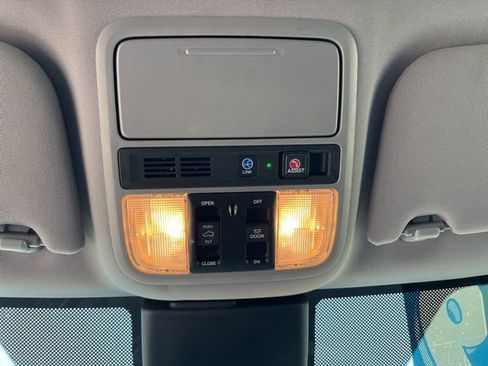 Used 2023 Honda Odyssey Elite image 19