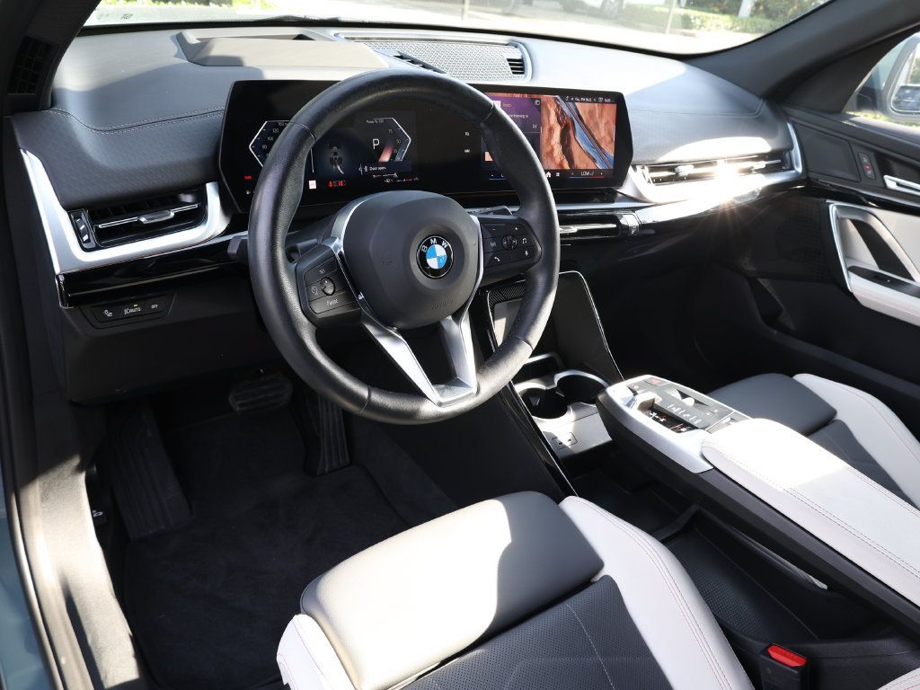 Used 2025 BMW X2 xDrive28i AWD/4WD image 15