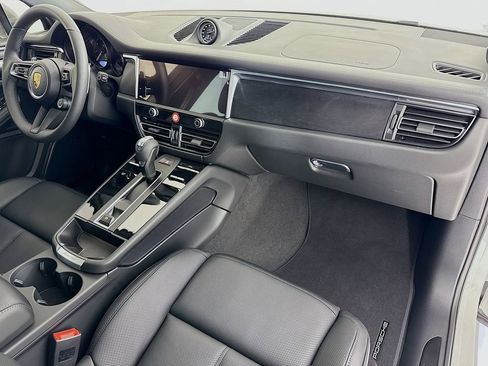 New 2026 Porsche Macan GTS image 33
