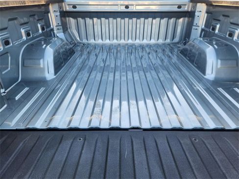 Used 2025 Chevrolet Silverado 1500 Custom image 32