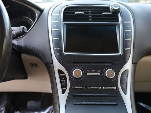 Used 2016 Lincoln MKX Reserve w/ Luxury Package AWD/4WD image 23