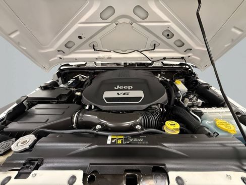 Used 2018 Jeep Wrangler Unlimited Sport S AWD/4WD image 23