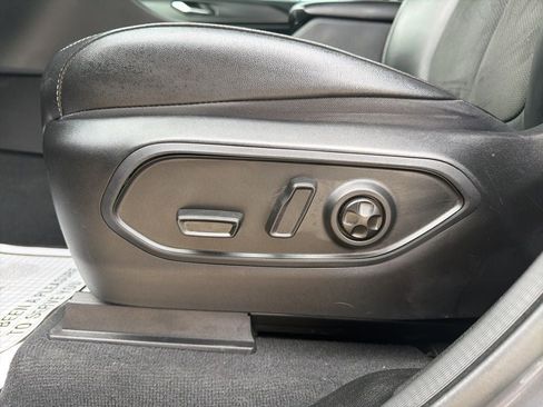 Used 2023 Jeep Grand Cherokee L Laredo image 9