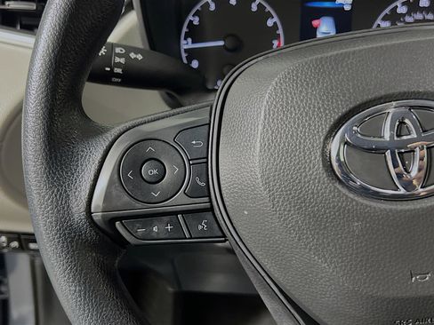 Used 2025 Toyota Corolla Cross L FWD image 19