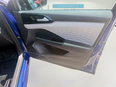 Certified 2024 Volkswagen Taos S FWD image 32
