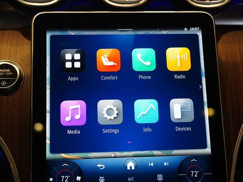 Used 2025 Mercedes-Benz C 300 4MATIC Sedan image 24