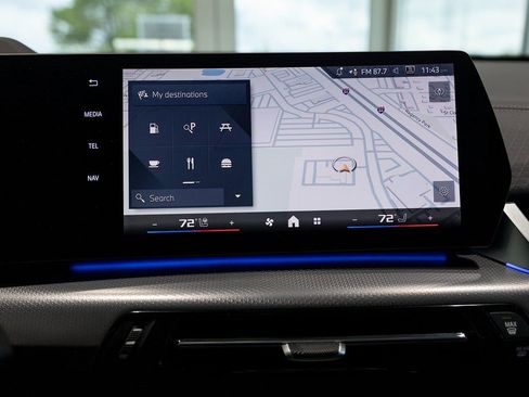 Used 2025 BMW X2 M35i w/ Premium Package image 32