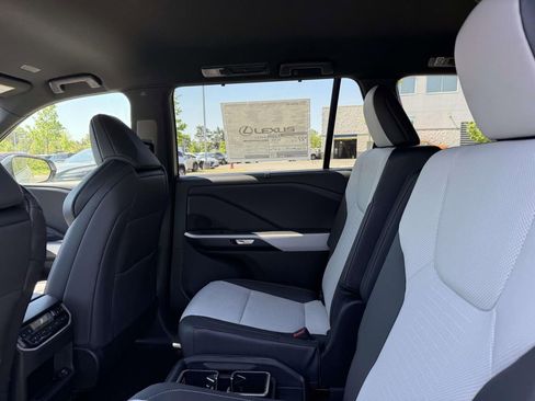 New 2026 Lexus TX 500h AWD image 13