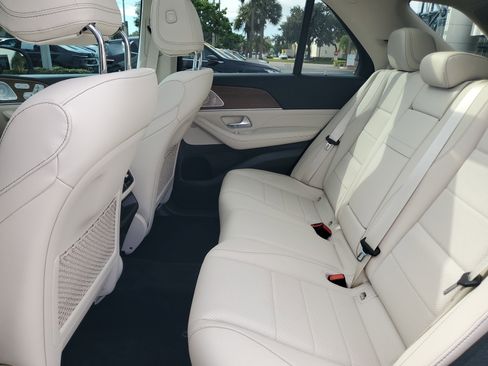 Used 2024 Mercedes-Benz GLE 450 4MATIC image 11