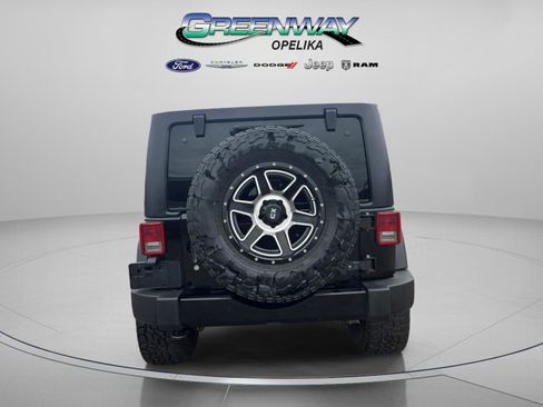 Used 2017 Jeep Wrangler Unlimited Sahara image 6