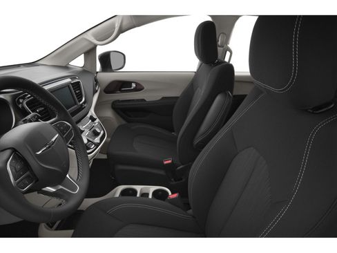 Used 2023 Chrysler Voyager LX FWD image 7