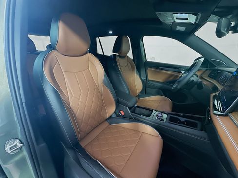 New 2026 Volkswagen Tiguan SEL R-Line AWD/4WD image 30