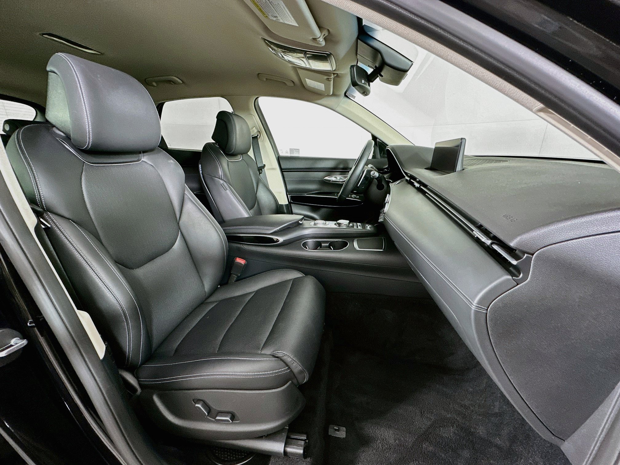 Used 2025 Genesis GV70 2.5T AWD/4WD image 31