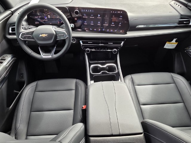 New 2027 Chevrolet Traverse LT w/ Sun and Wheel Package FWD image 9