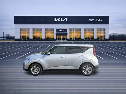 Used 2020 Kia Soul LX FWD image 9