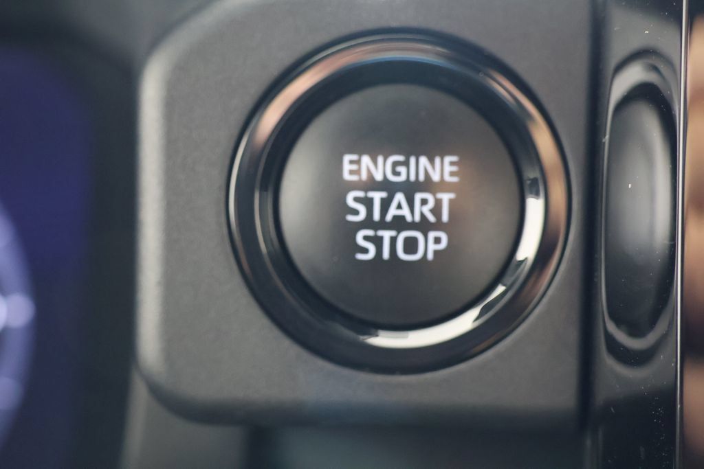 Used 2024 Toyota Tacoma Limited w/ Limited Package (LT) AWD/4WD image 16