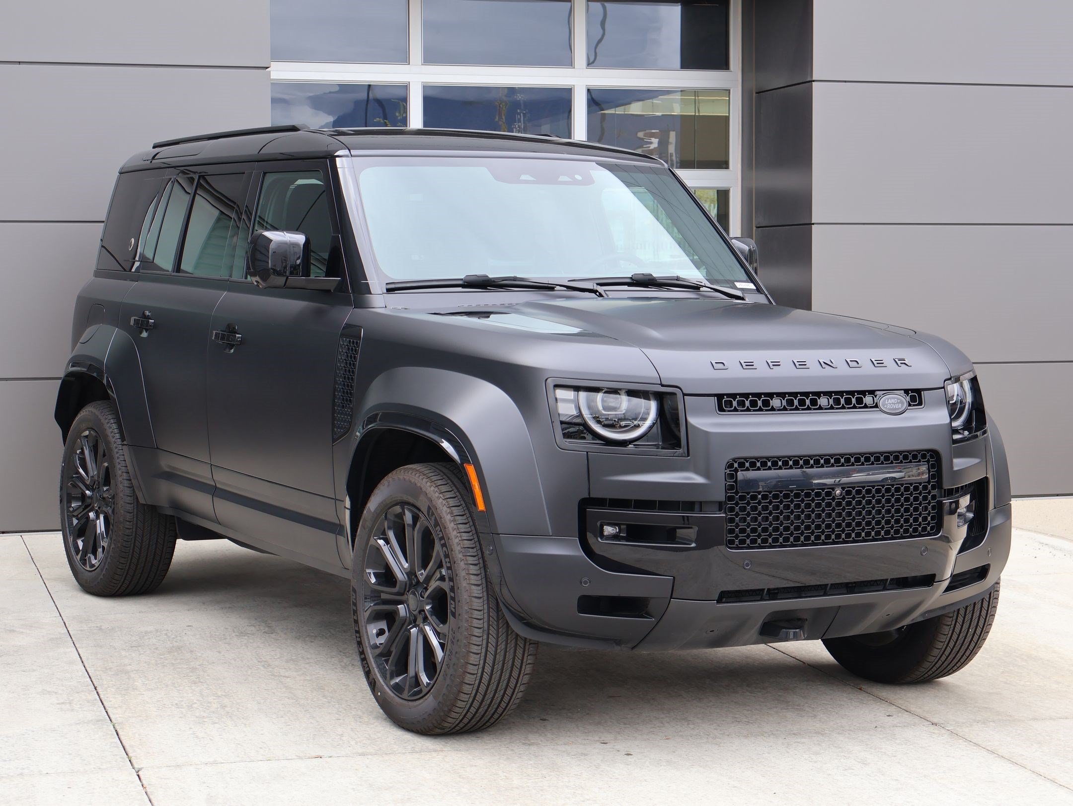 New 2026 Land Rover Defender 110 OCTA AWD/4WD image 3