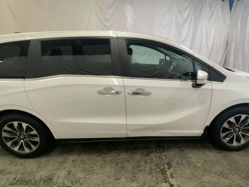 Certified 2024 Honda Odyssey EX-L image 9