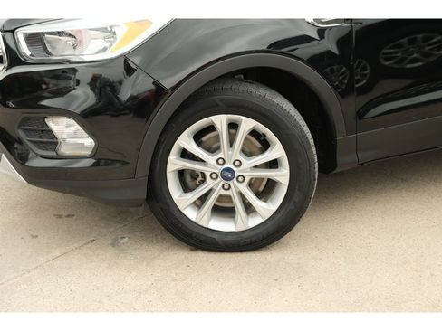 Used 2018 Ford Escape SE w/ SE Sync 3 Package AWD/4WD image 11