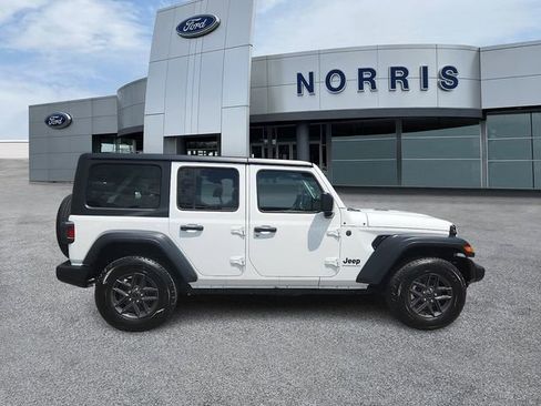 Used 2024 Jeep Wrangler Unlimited Sport AWD/4WD image 5