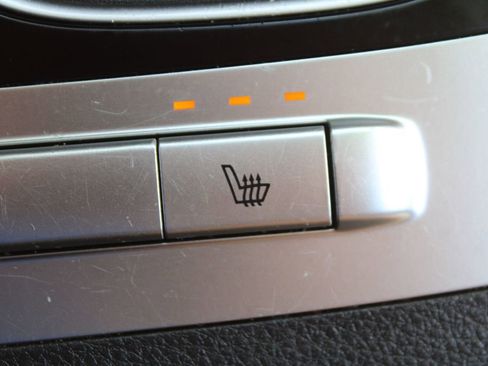 Used 2022 Kia Carnival LX FWD image 44