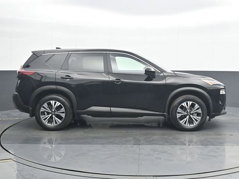 Used 2023 Nissan Rogue SV image 7