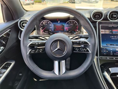 Used 2024 Mercedes-Benz GLC 300 4MATIC image 19